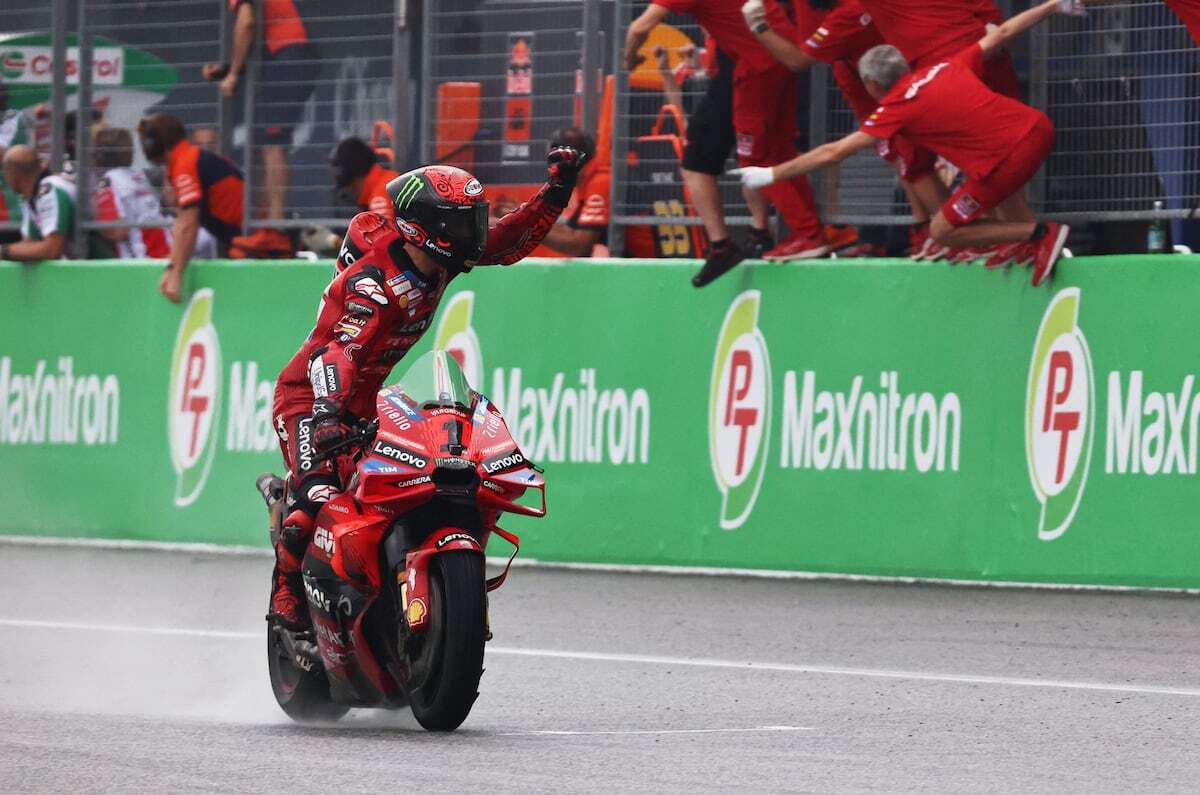 Bagnaia aprieta la lucha por el título con un triunfo quirúrgico en el GP de Tailandia