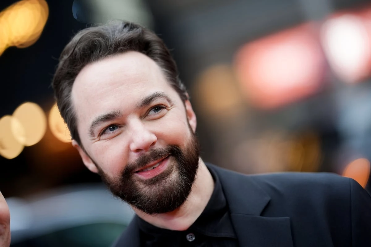 El actor Jim Parsons alza la voz contra el cierre de la línea de ayuda LGTBIQ+ que ha eliminado Trump: “Es literalmente criminal”