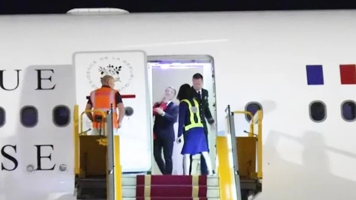 El Elíseo desmiente que Macron fuera abofeteado por su mujer tras aterrizar en Vietnam