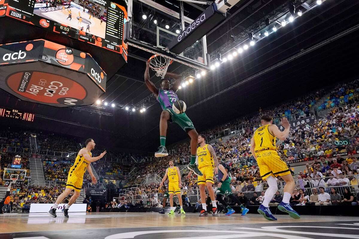 Yankuba Sima y Alberto Díaz conducen al Unicaja Málaga a una nueva final