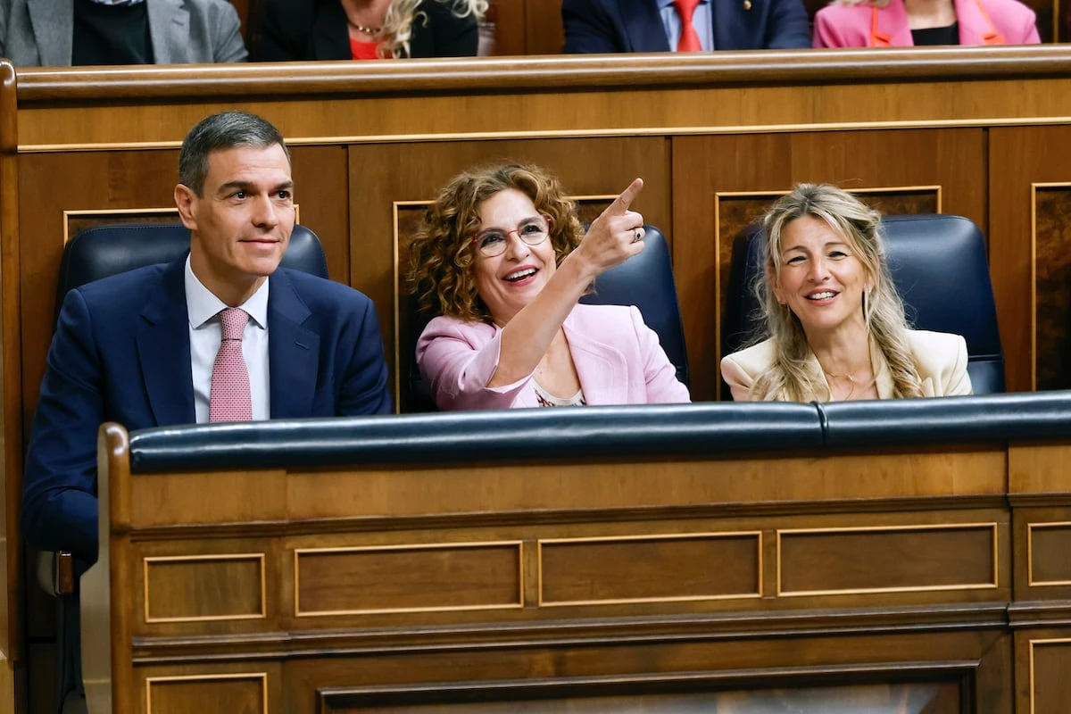 El Gobierno acuerda con el BNG corregir el error para que los perceptores del salario mínimo no tributen por la cuota autonómica del IRPF