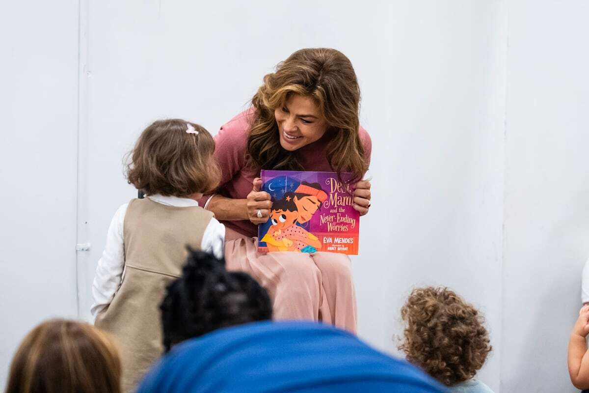 Eva Mendes, la actriz que se convirtió en empresaria de estropajos y autora de libros infantiles: “Cuando tuve familia, la ambición pasó a ser en casa”