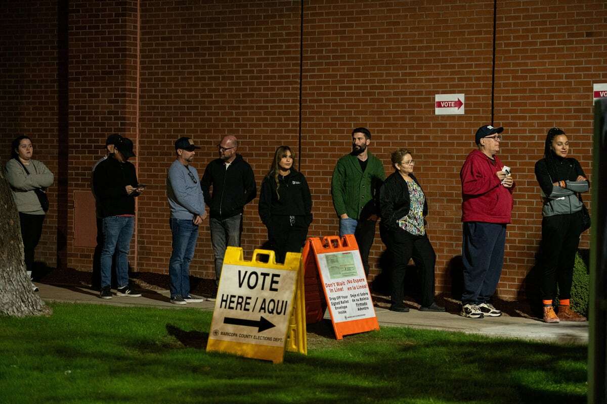 De la feminista convencida al trumpista que critica los altos precios: Arizona vota entre medidas de seguridad