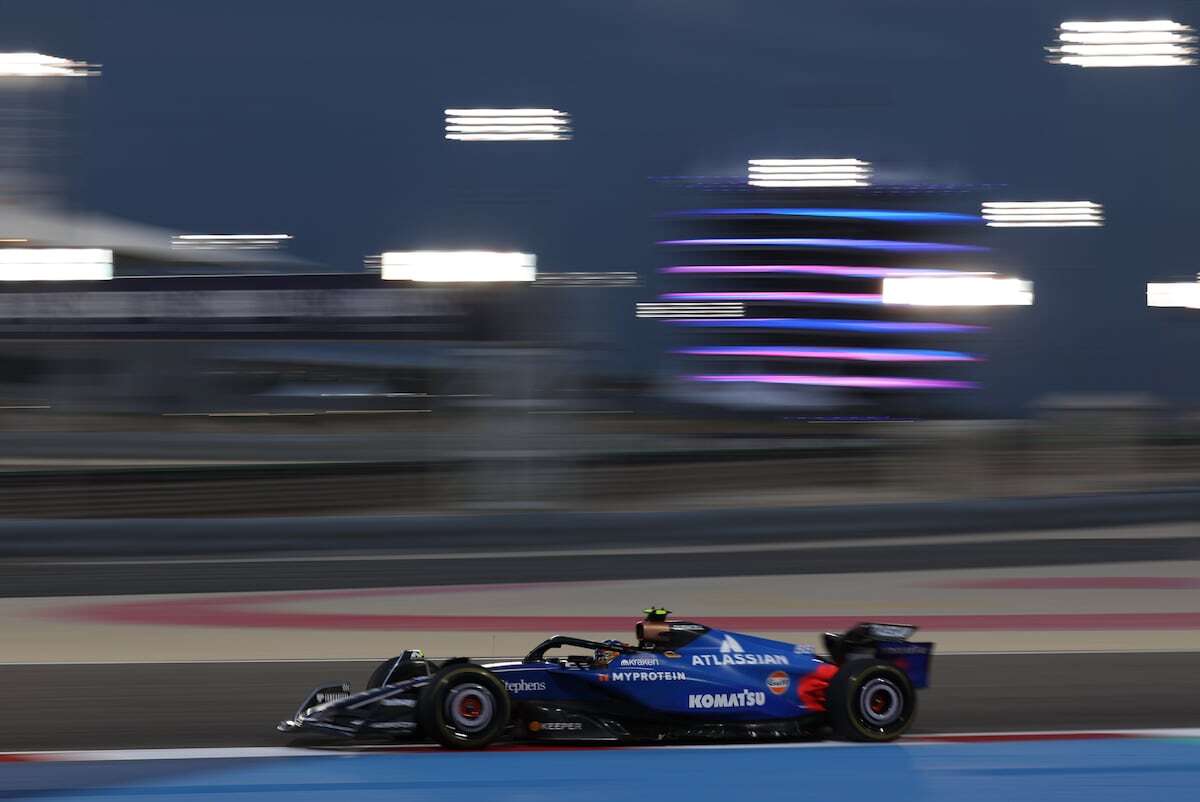 Williams le saca una sonrisa a Carlos Sainz