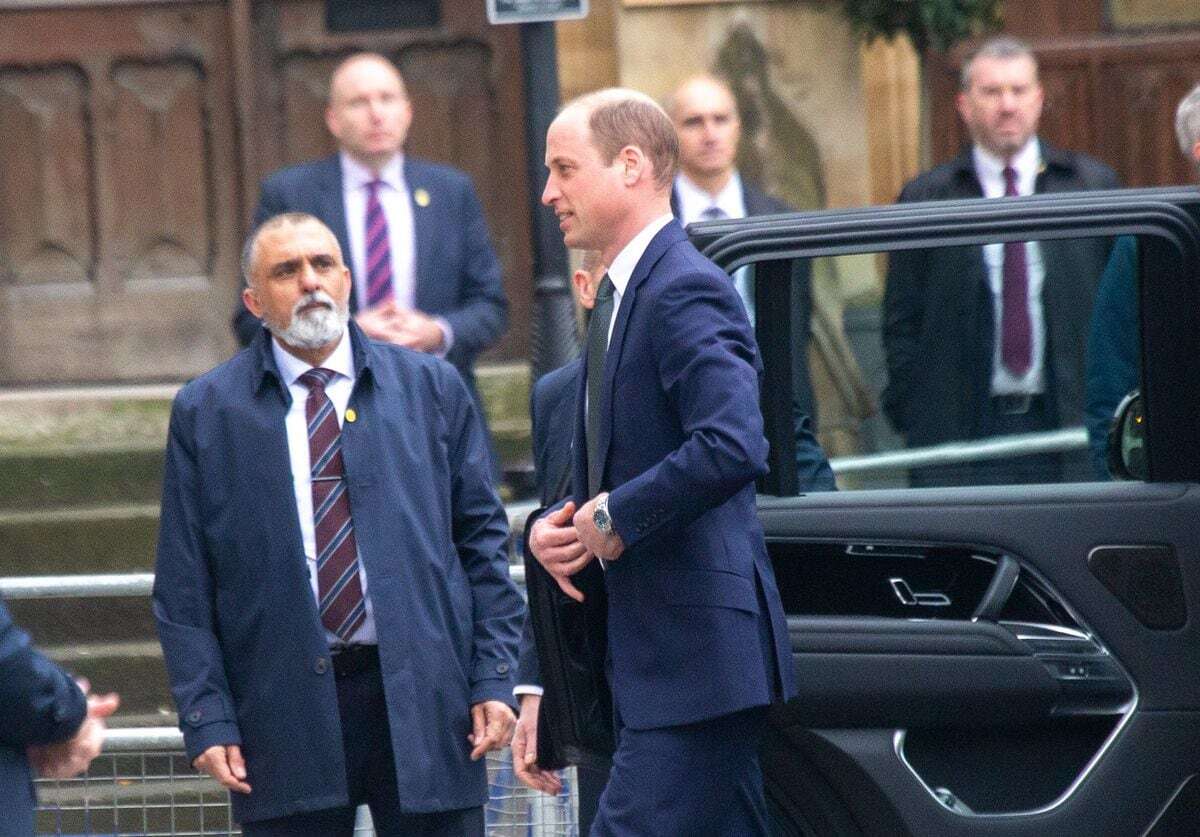 El príncipe Guillermo acude en solitario al funeral de Thomas Kingston, fallecido de “una herida traumática en la cabeza”