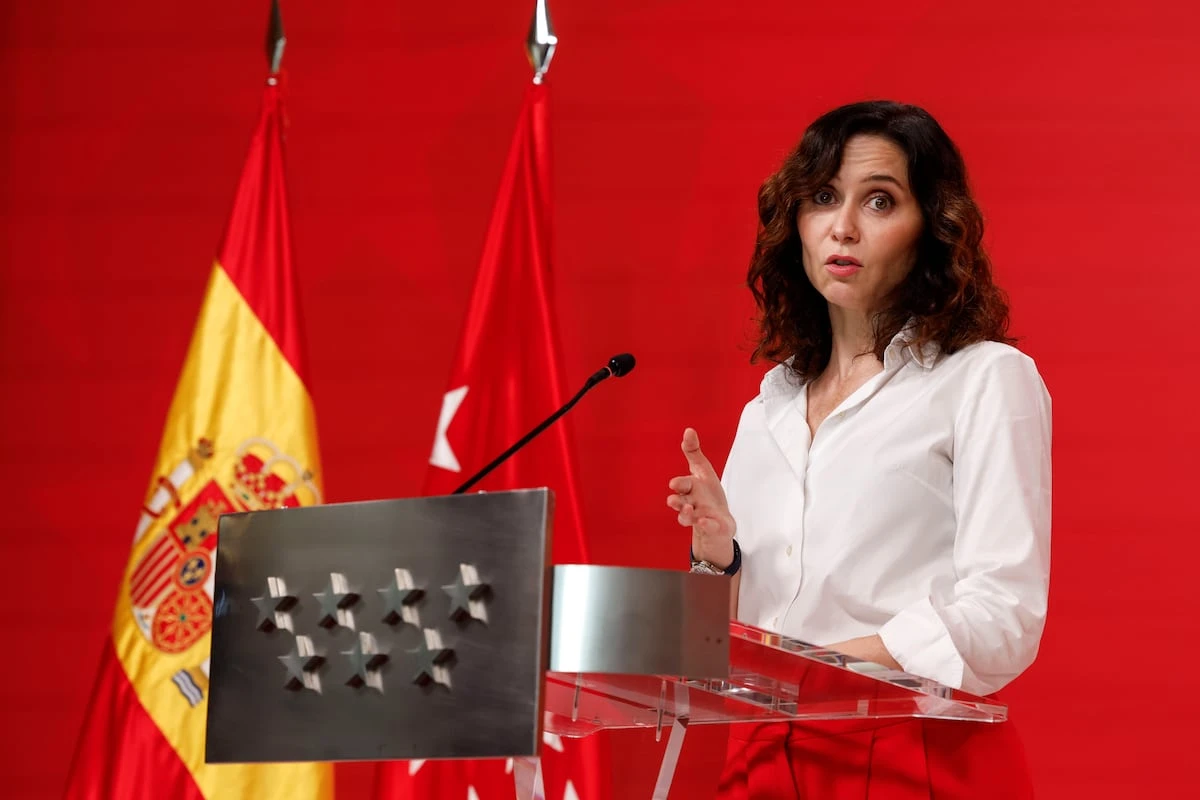 Ayuso lleva al colapso al Consejo Escolar del Estado al retirar de golpe a la mitad de su equipo técnico