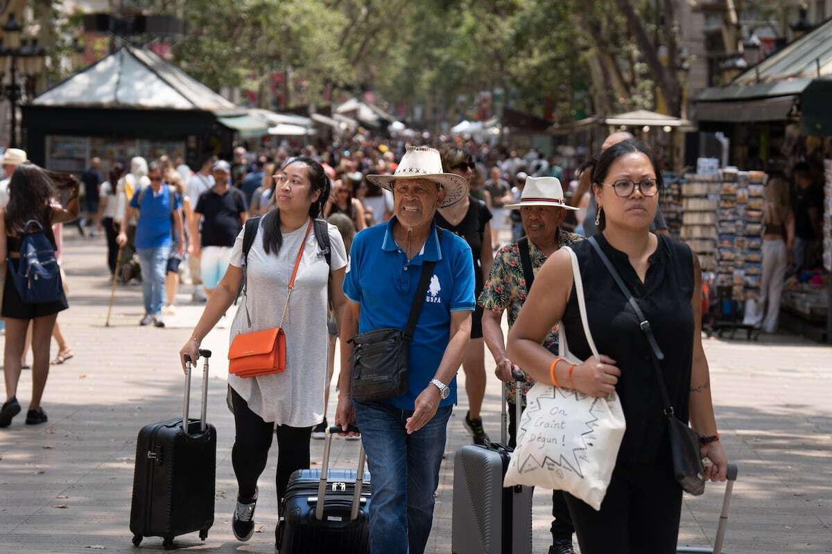 Los dueños de pisos turísticos en Barcelona preparan una ofensiva legal ante la Generalitat por su cierre en 2028