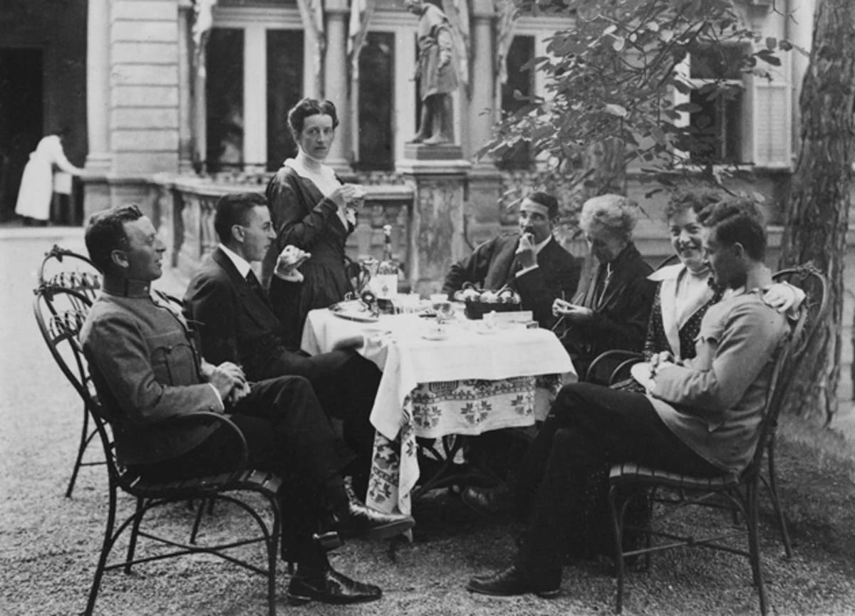 La vida en cartas del atormentado Ludwig Wittgenstein, el nuevo bálsamo de Elizabeth Strout, masculinidad y deseo en una ‘opera prima’ y otros libros de la semana