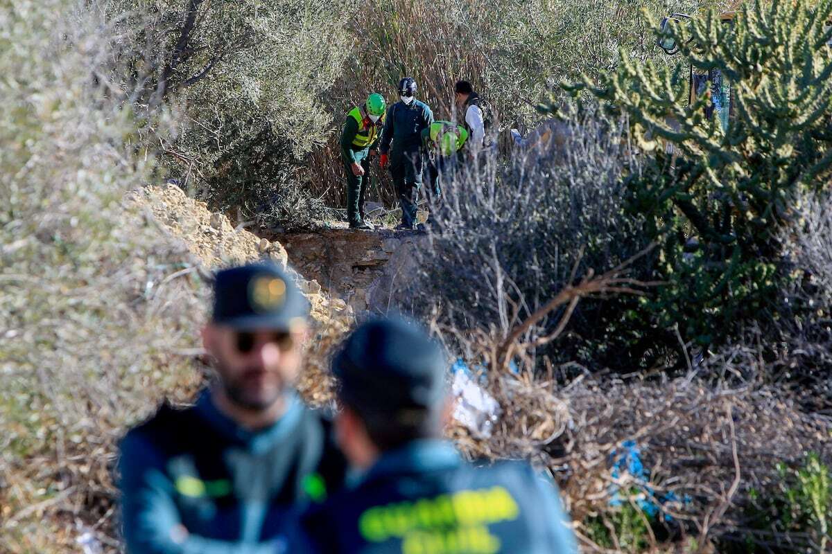 Hallado un cadáver semienterrado en Alicante, la tercera muerte violenta en la provincia en una semana