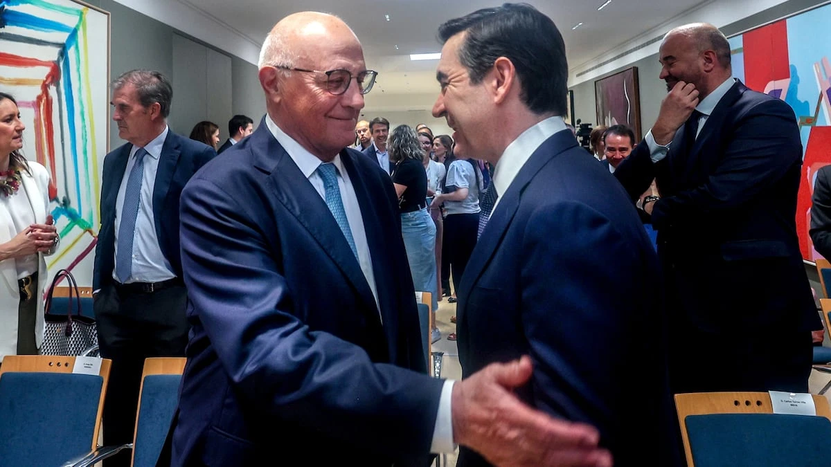 Competencia aprueba la opa del BBVA al Sabadell con unos requisitos que deberá validar el Gobierno