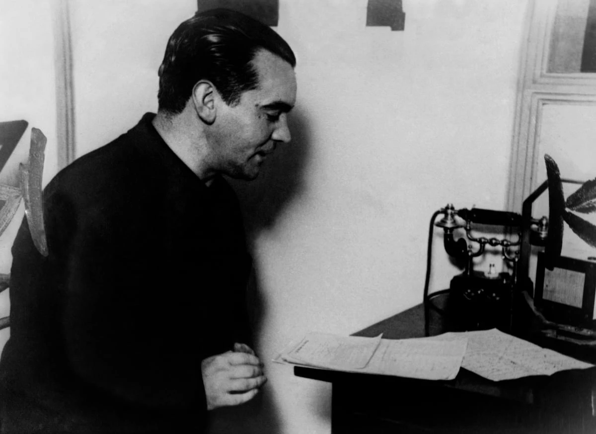 Un drama inédito de Luis Rosales revela su tormento por no haber podido salvar a Lorca
