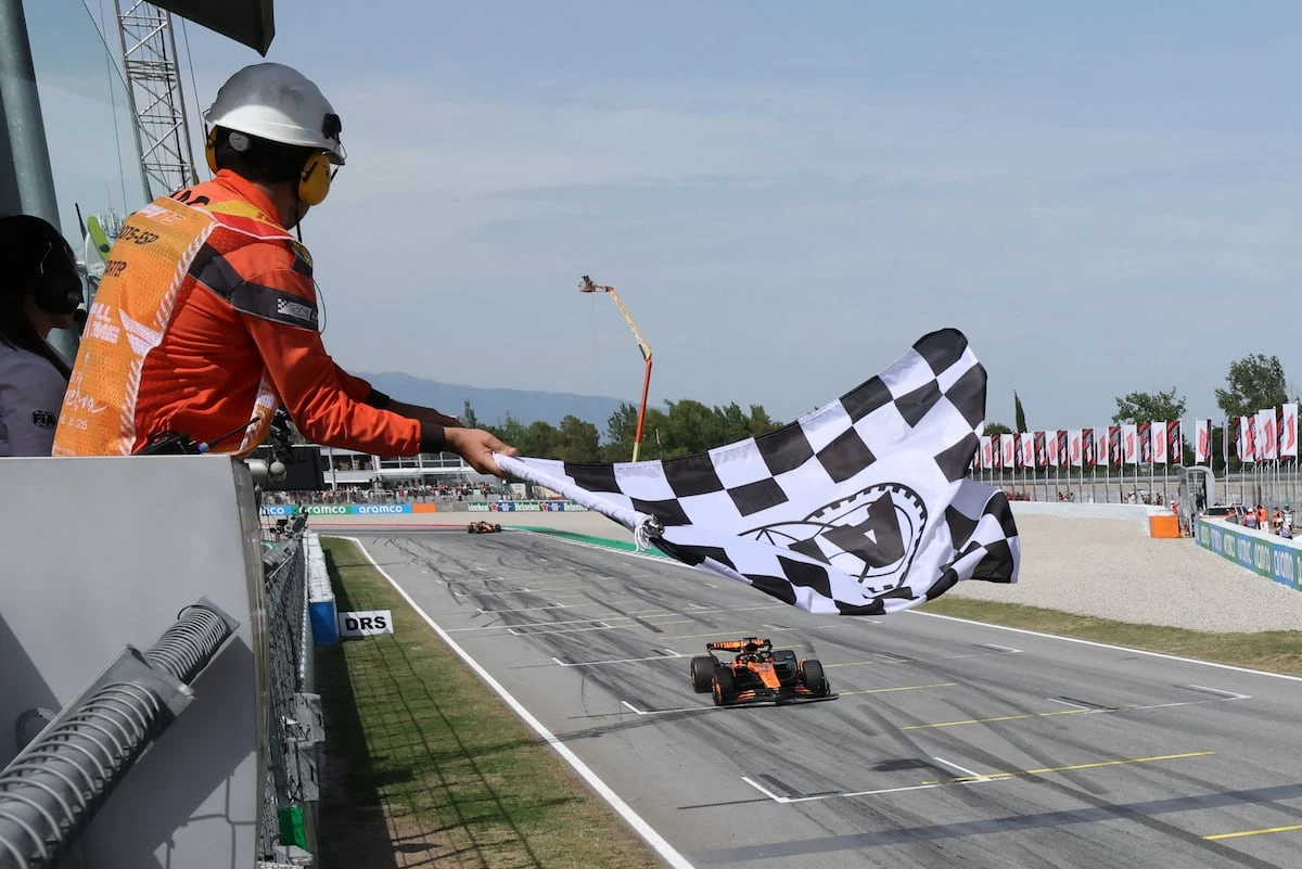 Piastri ni se inmuta para ganar el GP de España mientras Verstappen se sulfura en Montmeló