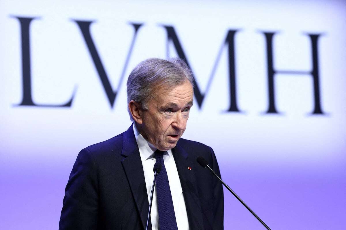 Bernard Arnault amenaza con deslocalizar LVMH ante la subida de impuestos que prepara el Gobierno francés