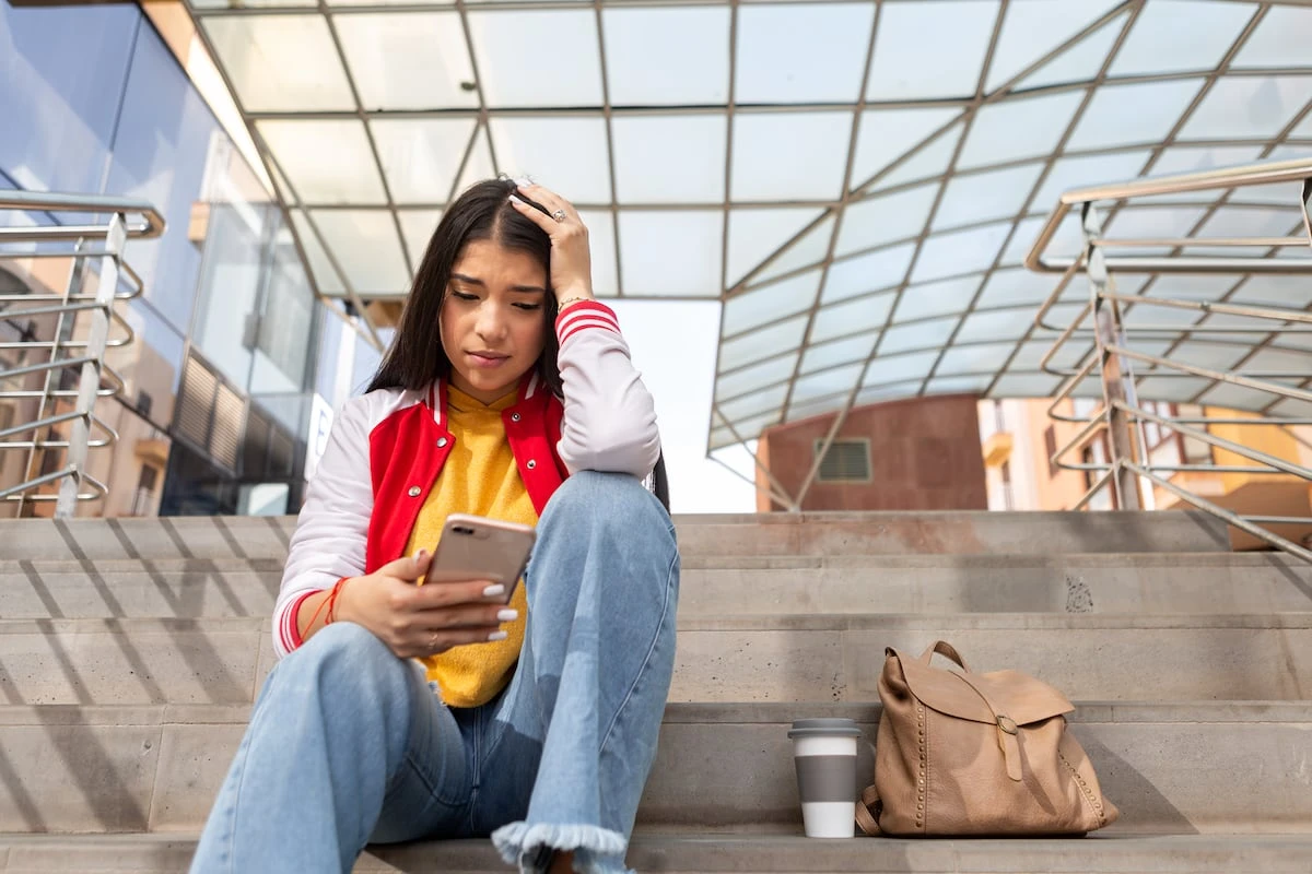 Si estás cansado de vivir enganchado al móvil, prueba estas apps