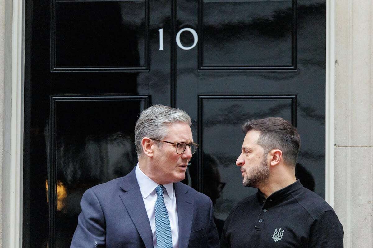 Starmer se reúne en Londres con Zelenski para intentar recomponer la crisis con Trump