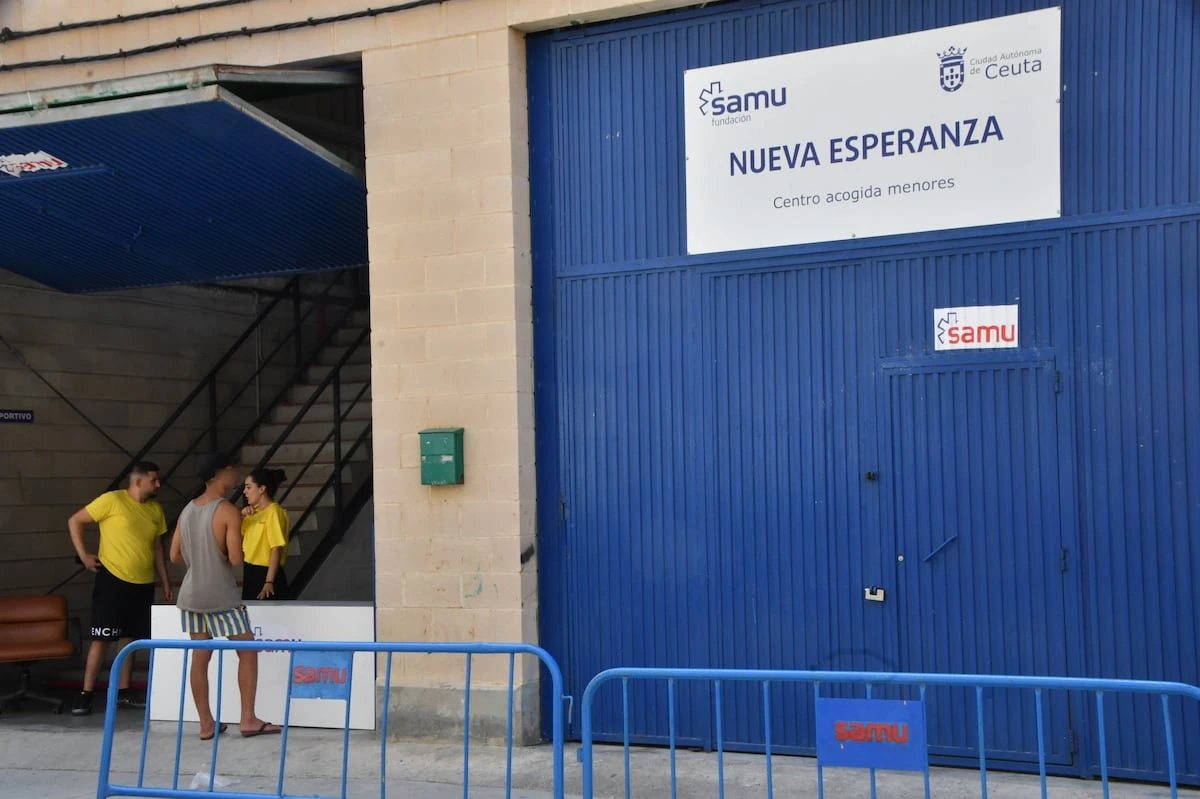 54 menores no acompañados llegan a Ceuta a nado por la zona del Tarajal