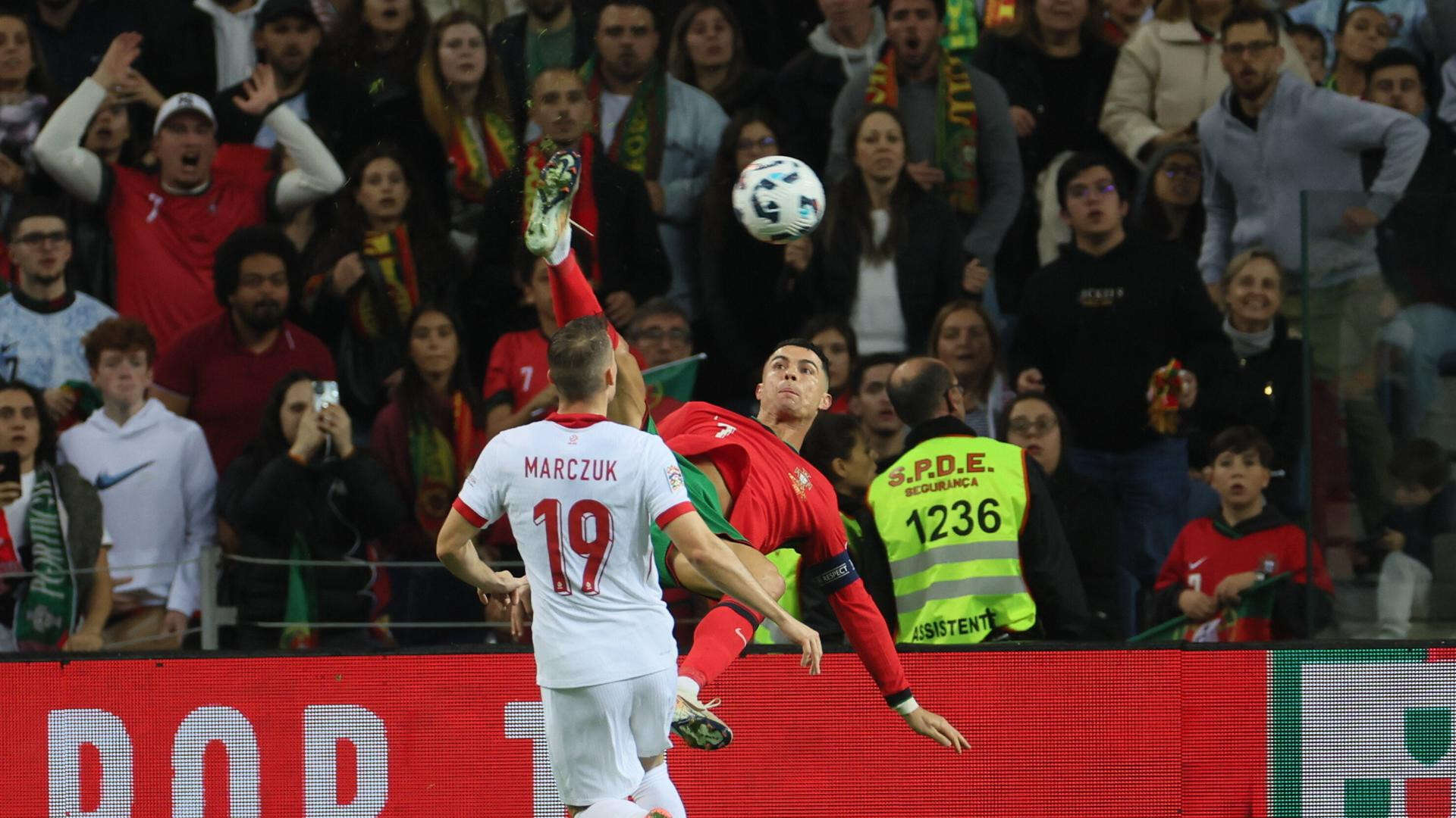 Portugal golea a Polonia y ata la primera posición del grupo