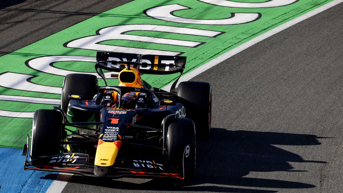 Verstappen domina el primer libre; Sainz es quinto y Alonso, séptimo