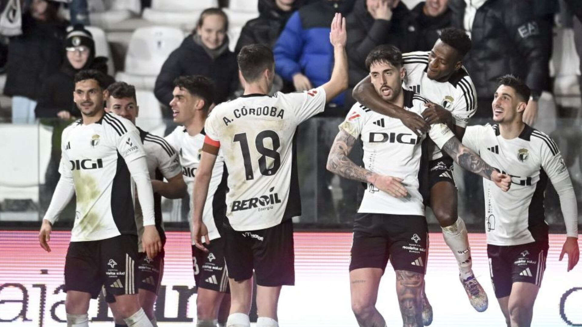 El Burgos tumba al Almería y enlaza cuatro victorias consecutivas