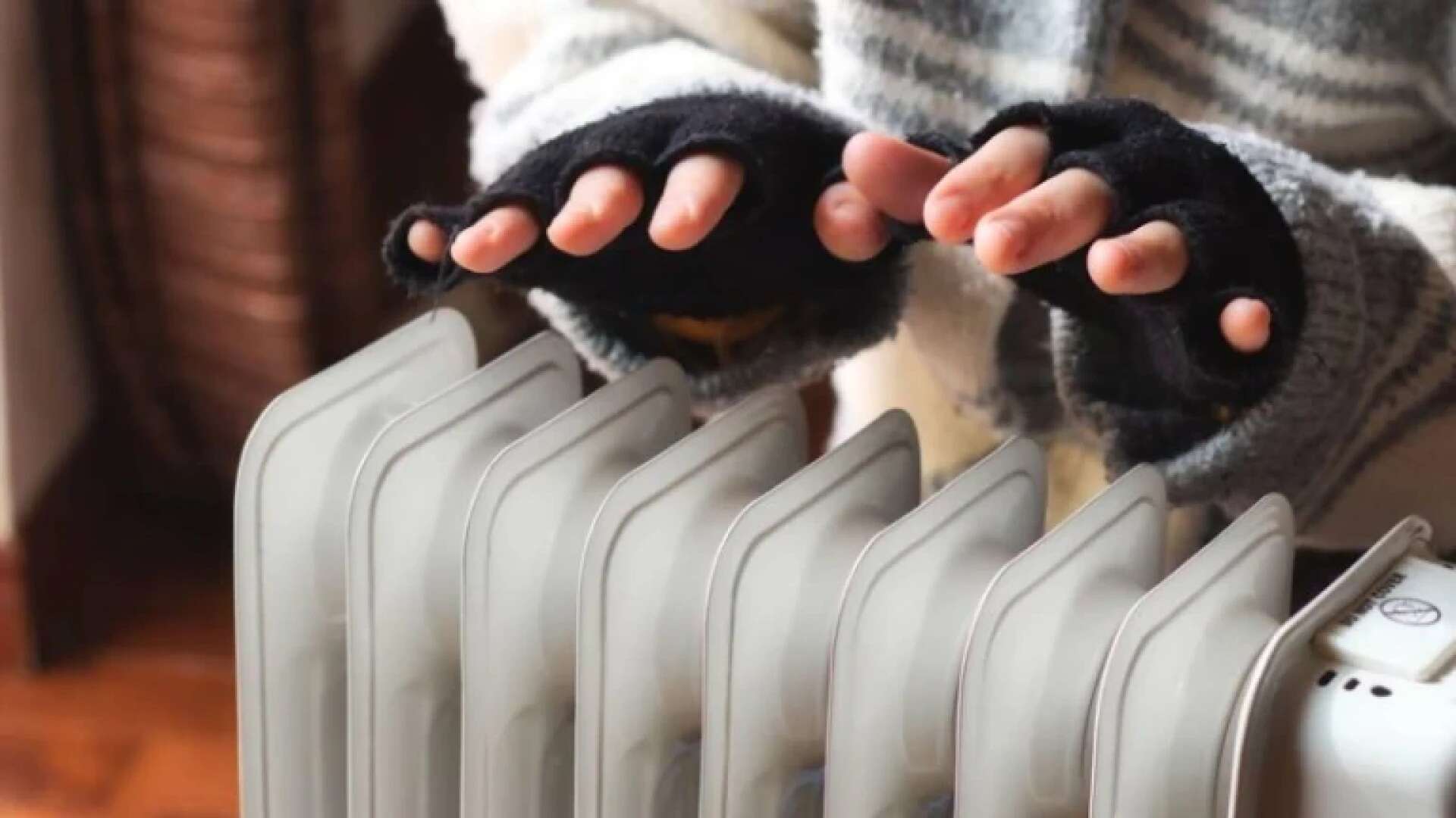 ¿Duermes con el radiador encendido?: Esta es la cantidad exacta que pagas por ello al mes