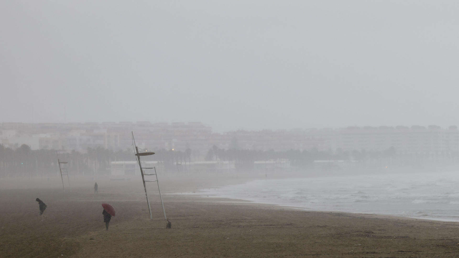 La Guardia Civil alerta de una nueva estafa aprovechando las alertas de la Aemet por el temporal de lluvias