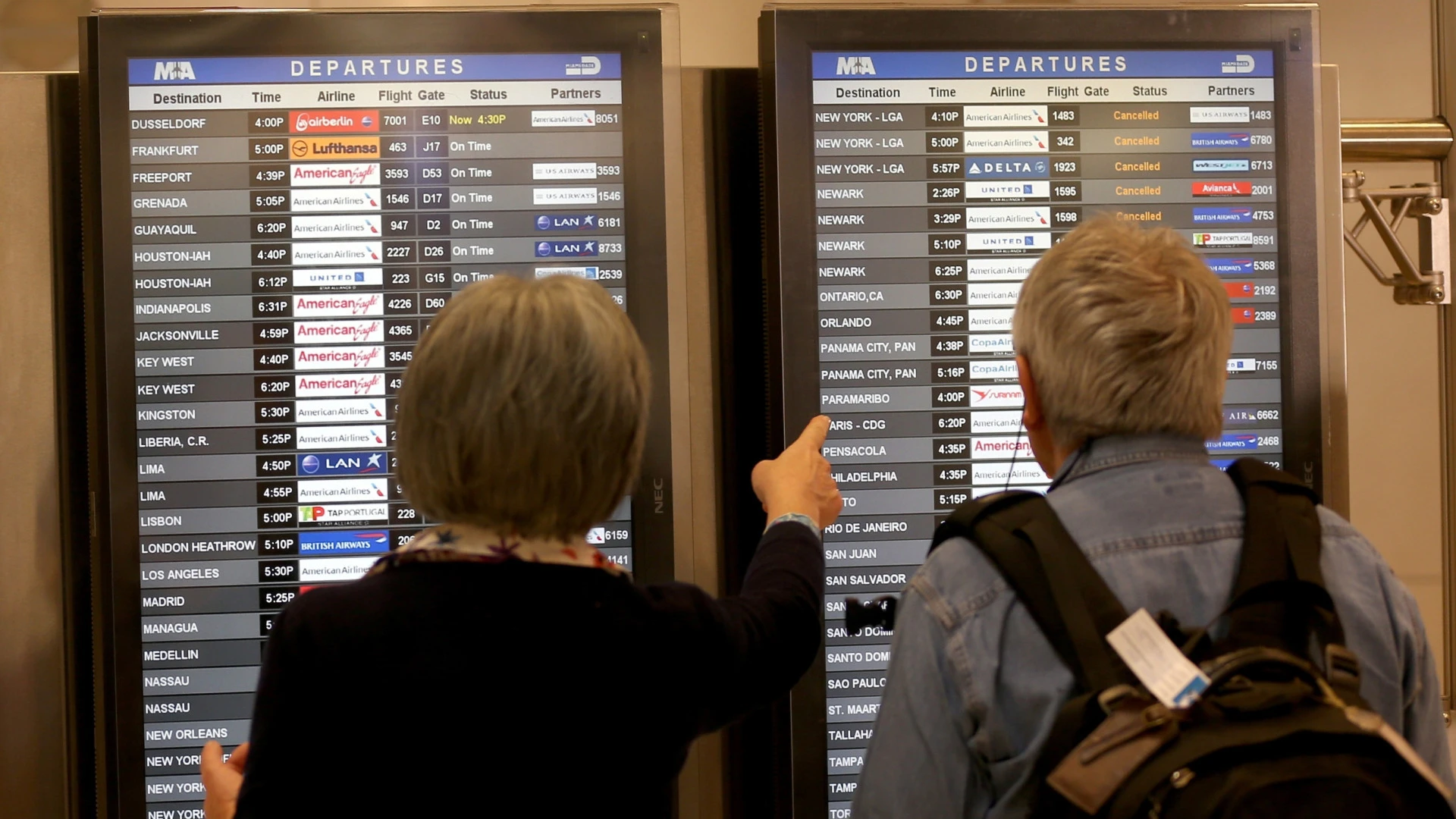 ¿Vas a volar y tu DNI es permanente?: qué es y lo que debes hacer para evitar que te nieguen embarcar en el avión