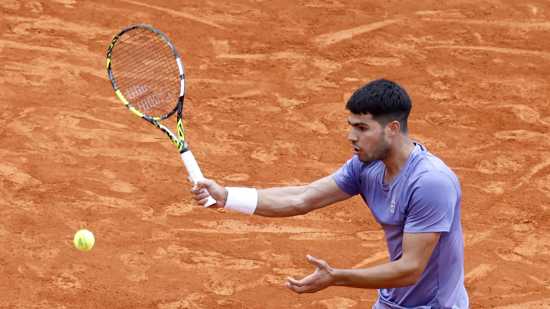 Alcaraz arregla un mal comienzo y saborea su primer triunfo en Montecarlo