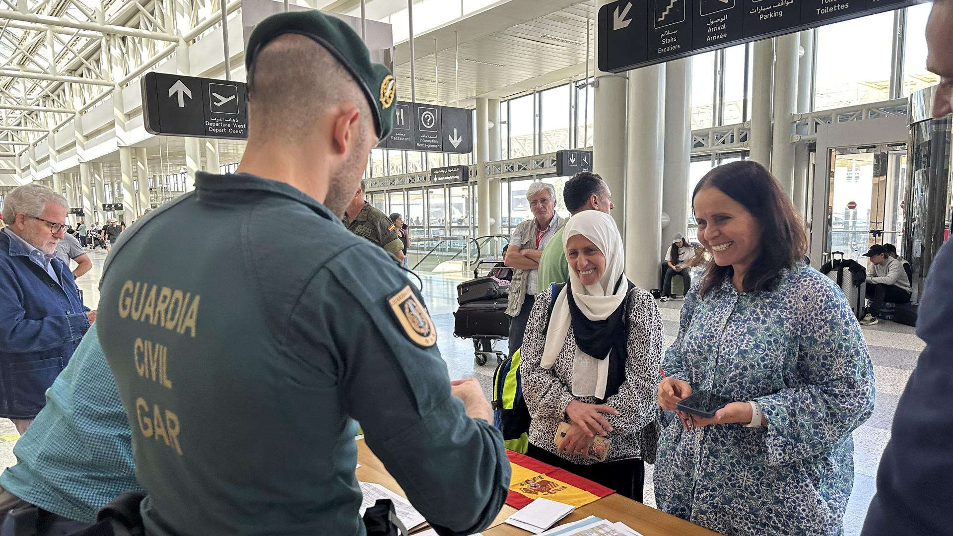 Sesenta y cinco adultos y 3 bebés evacuados de Líbano en un tercer avión de las Fuerzas Armadas