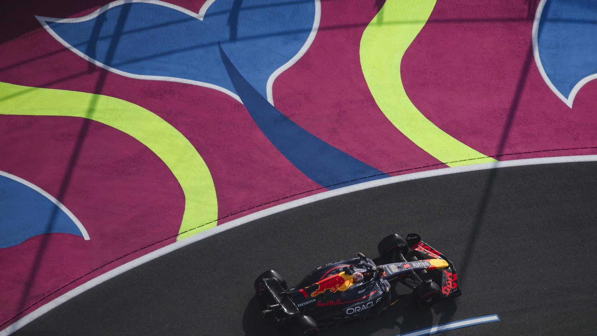 Verstappen aprovecha un error de Norris para llevarse la pole en Jeddah