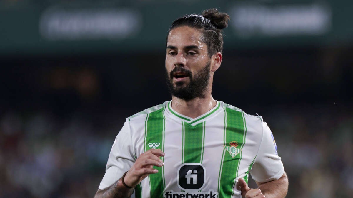 Malas noticias para Isco: La fractura no ha soldado bien