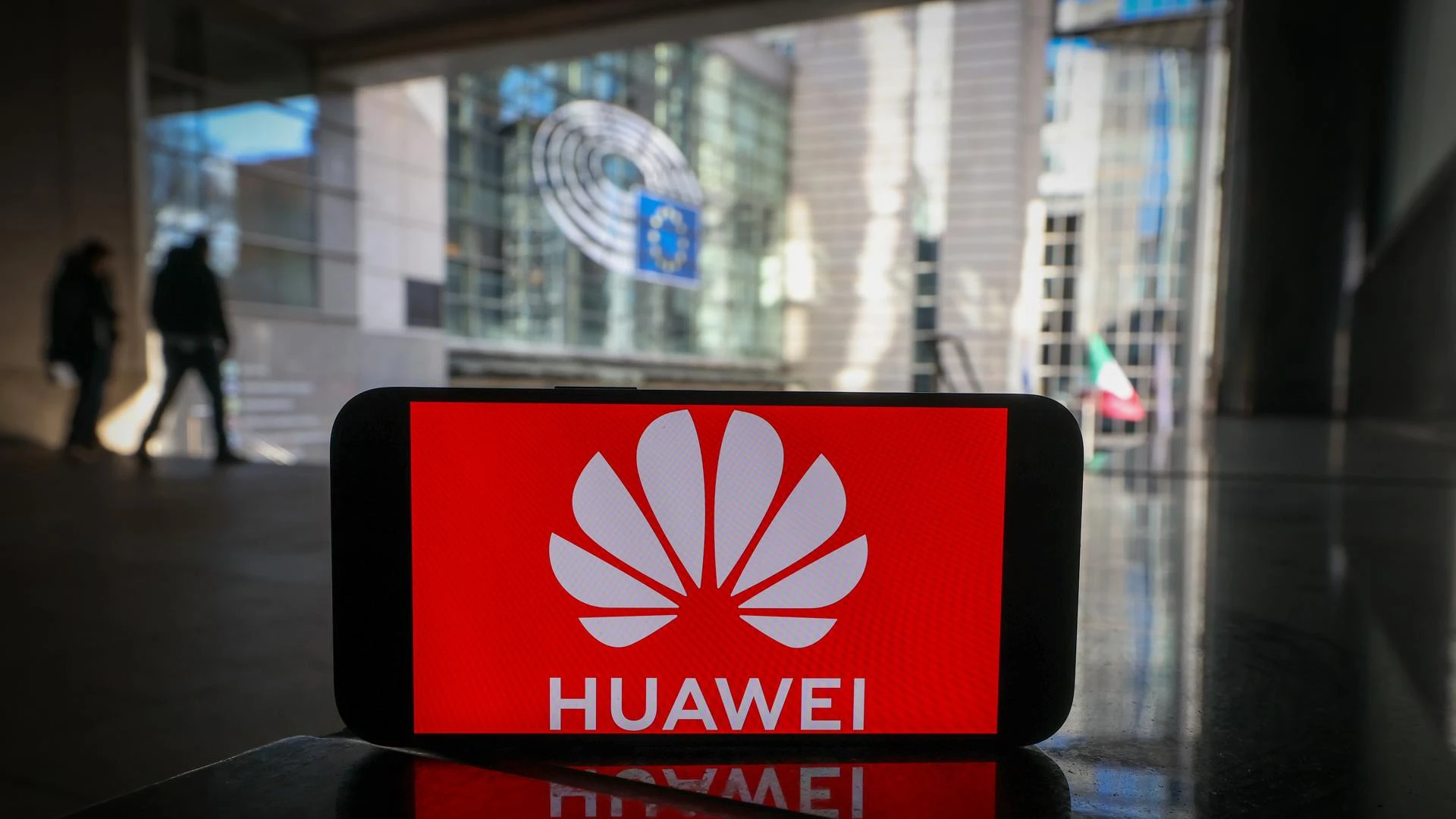 España tiene menos de un mes para desvincularse de Huawei antes de que EEUU tome medidas
