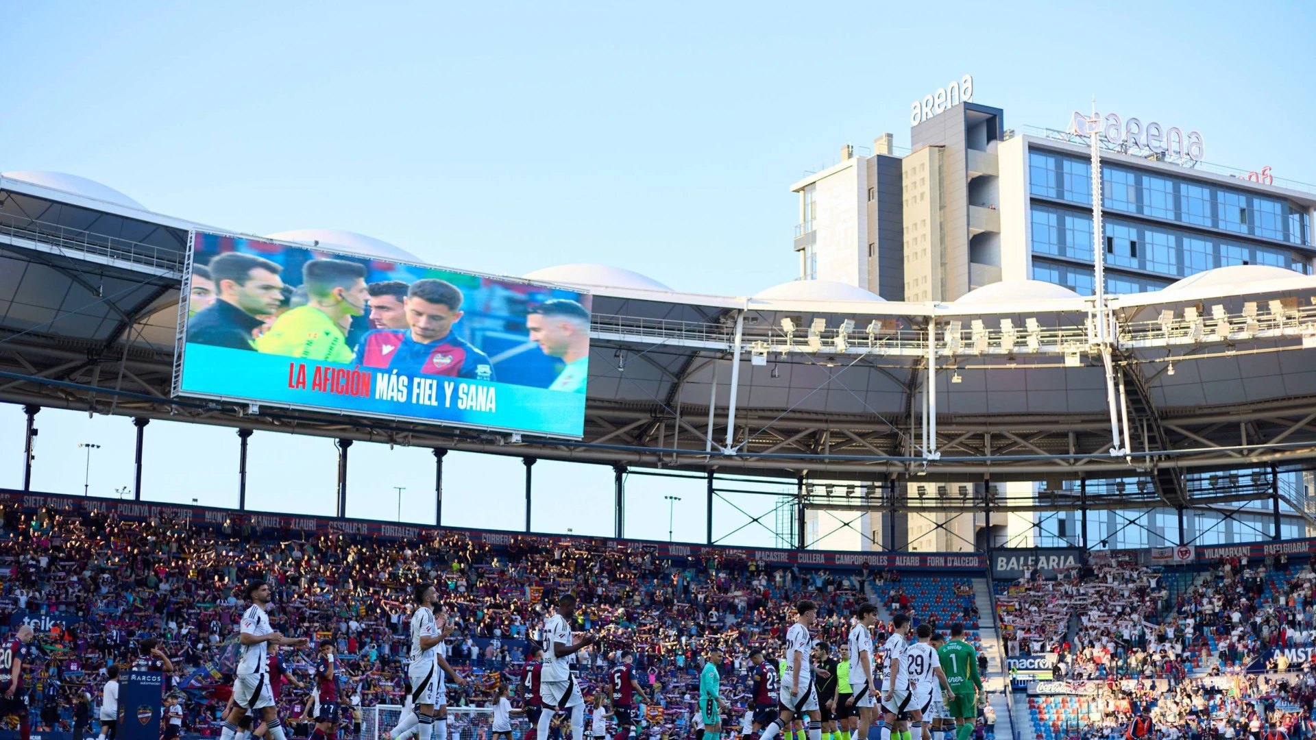 El Levante pide a su afición no saltar al césped del Ciutat de València