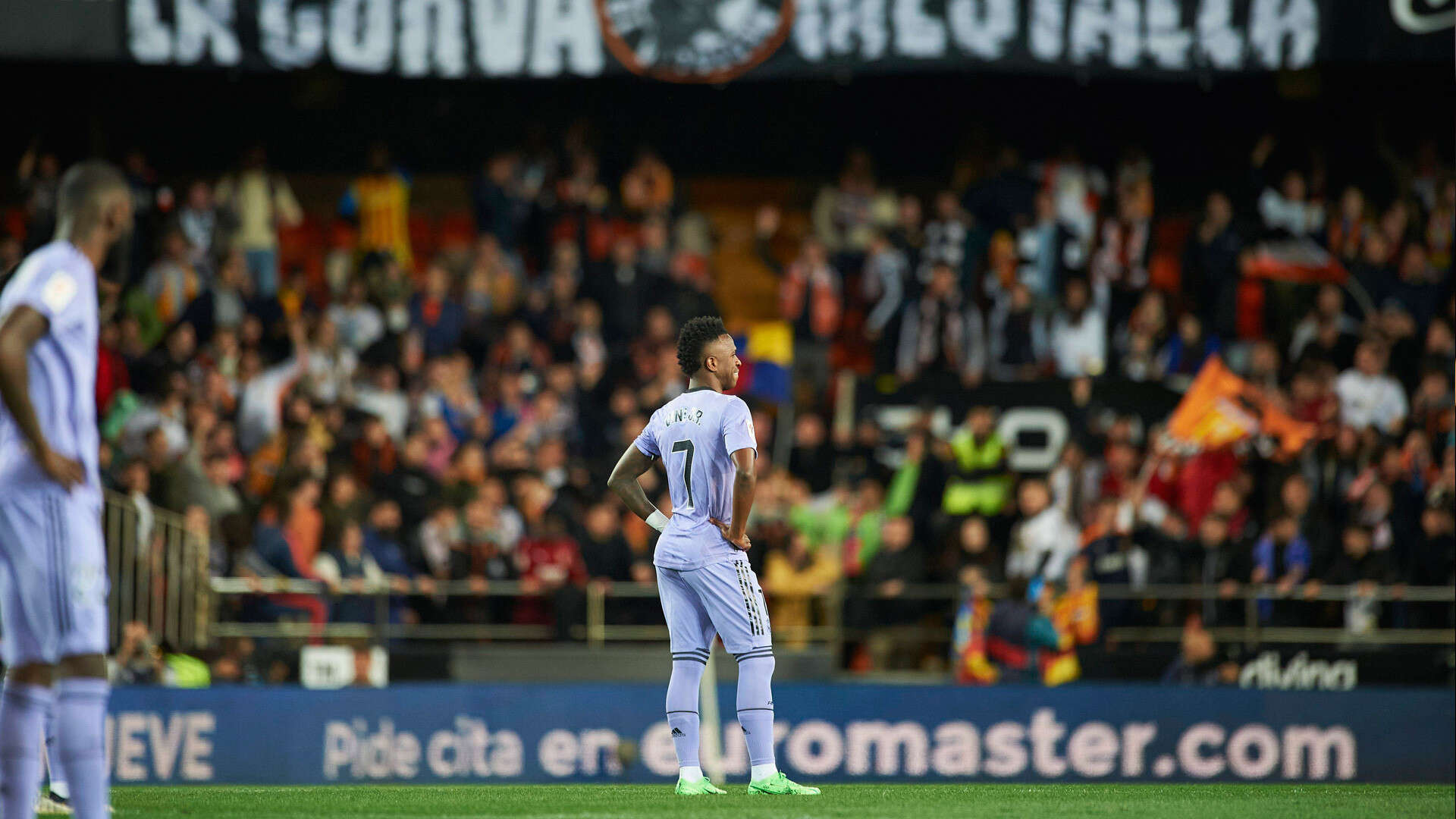 La afición de Mestalla ya tiene cántico para Vinicius para este sábado tras su fiasco en el Balón de Oro