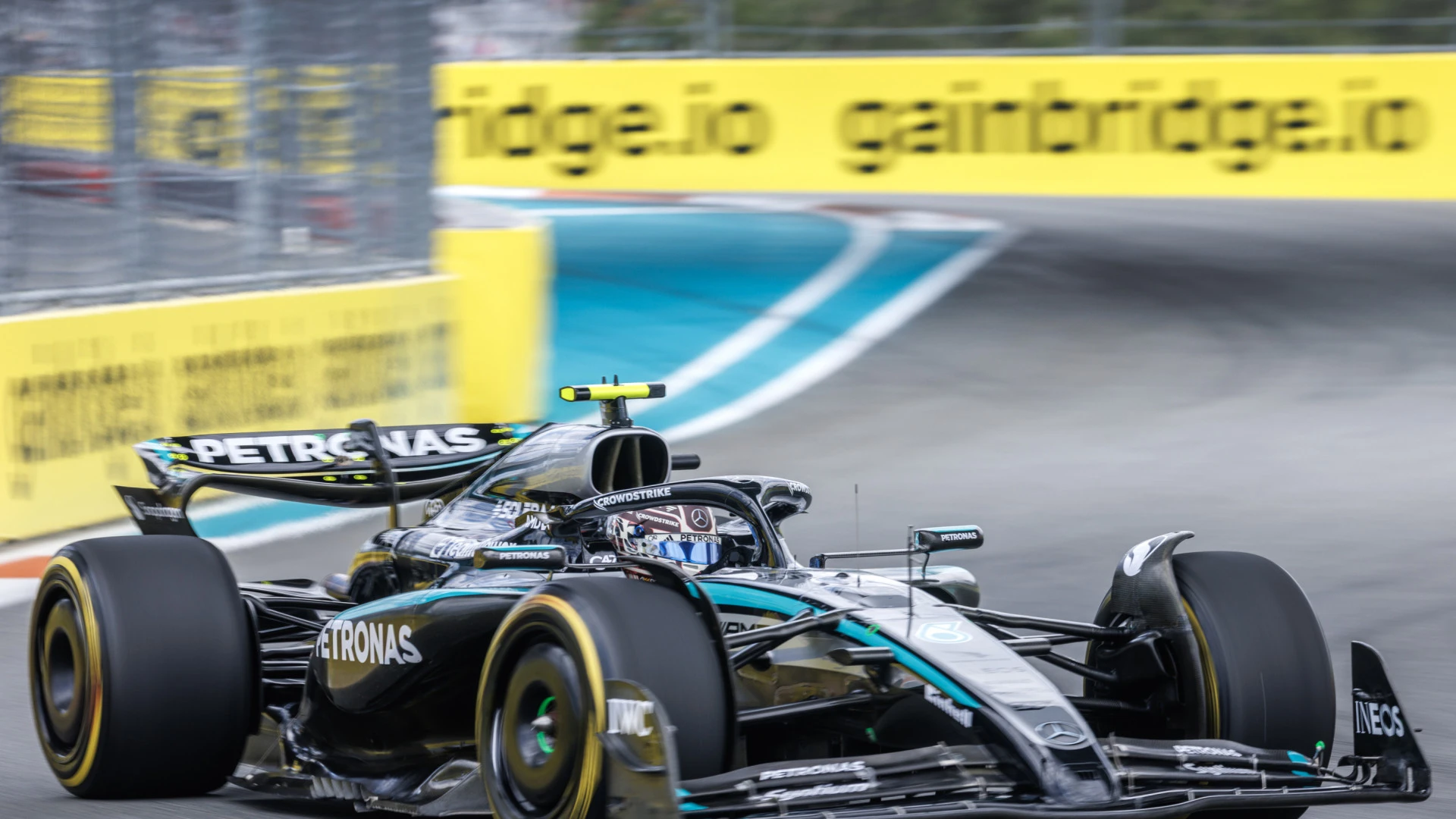 Alonso se mete por primera vez en una SQ3, con una sorprendente 'pole' para Antonelli
