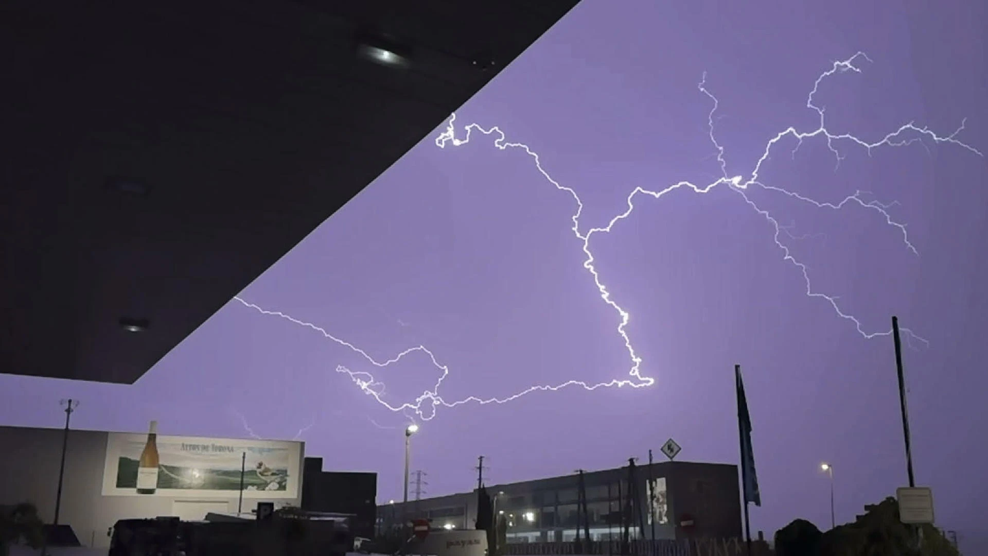 Quince comunidades en alerta por tormentas con gran carga eléctrica y acompañadas de granizo