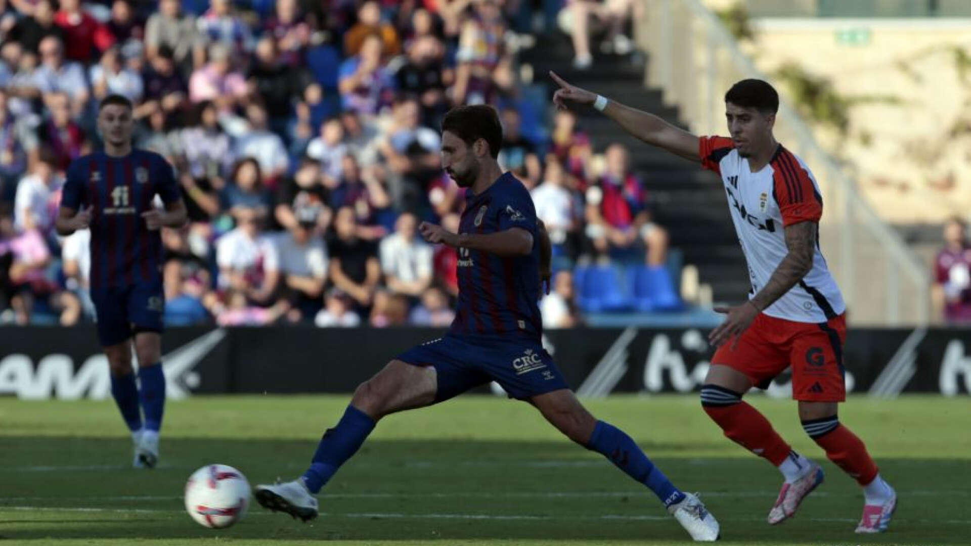 Eldense y Oviedo empatan en un duelo que fue de más a menos