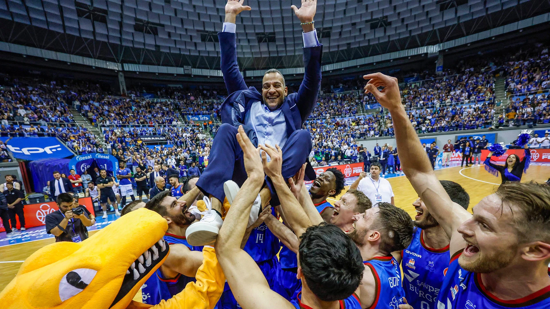 El San Pablo Burgos asciende a la ACB y regresa tres años después a la élite del baloncesto español