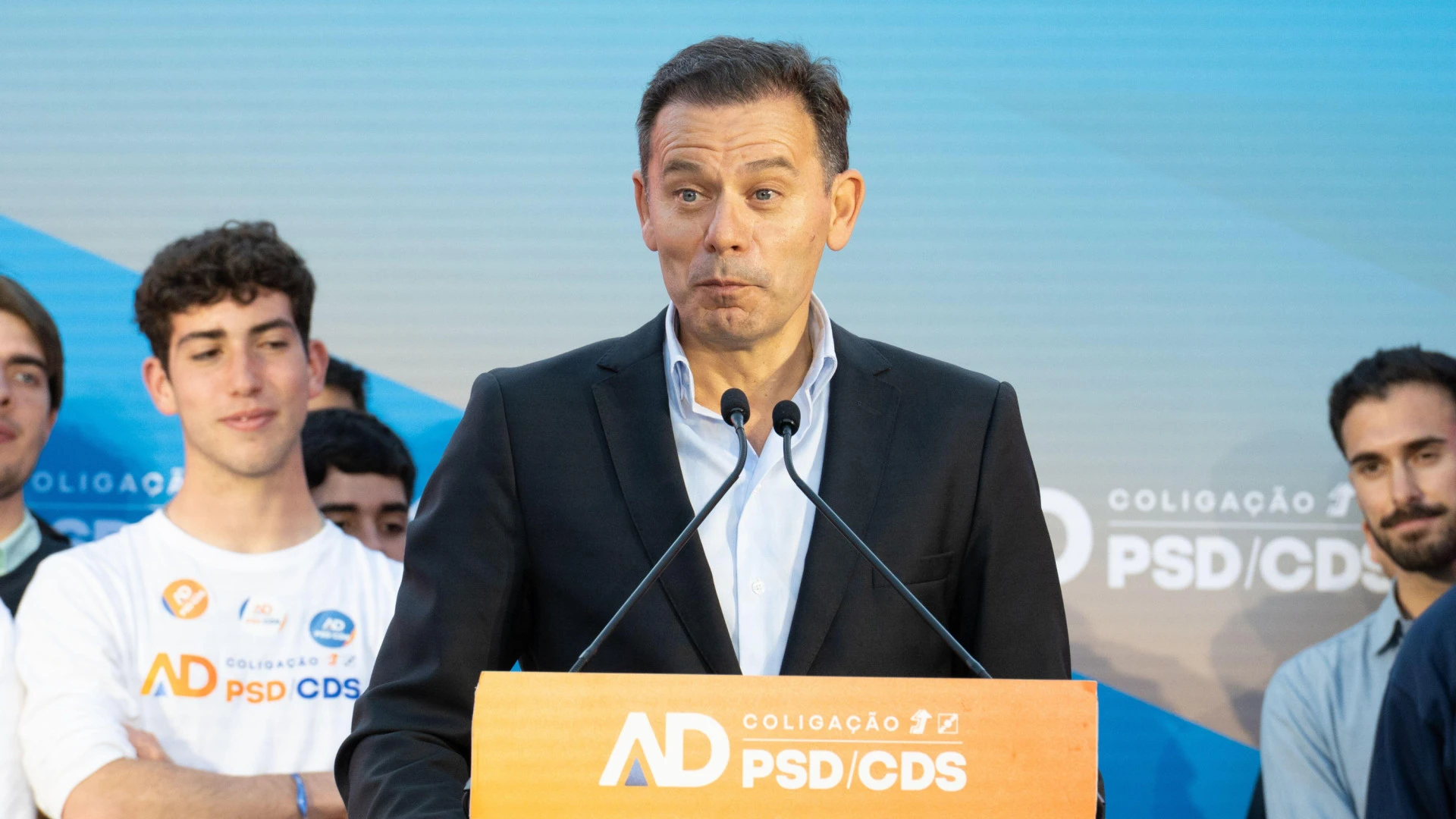 La coalición conservadora de Luis Montenegro gana sin mayoría absoluta las elecciones de Portugal