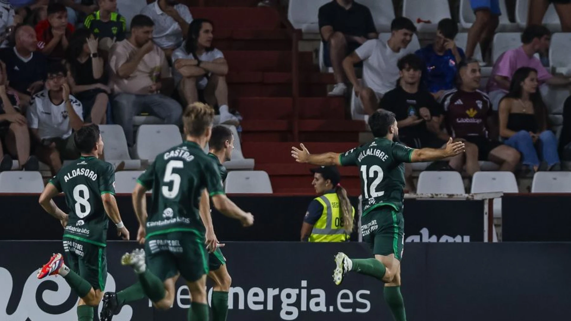 Villalibre firma un doblete exprés y da al Racing su segunda victoria consecutiva