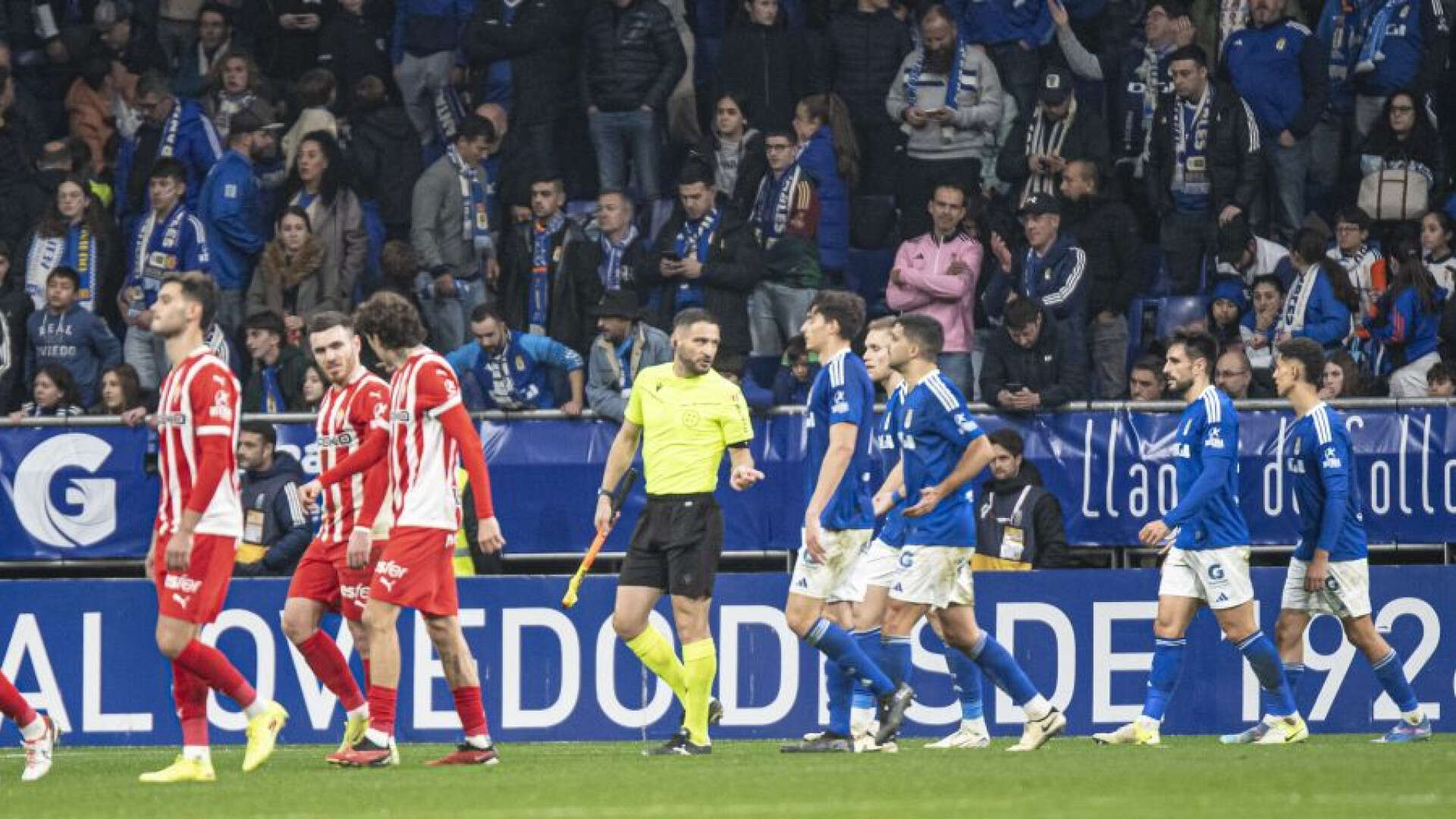 Tablas en un accidentado derbi asturiano