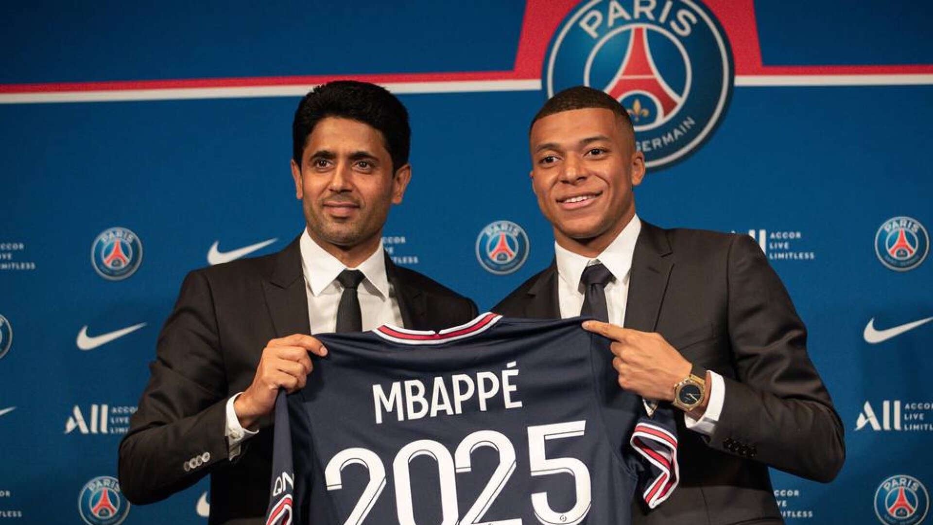 Mbappé y el PSG volverán a verse las caras el 15 de octubre dentro de su litigio salarial