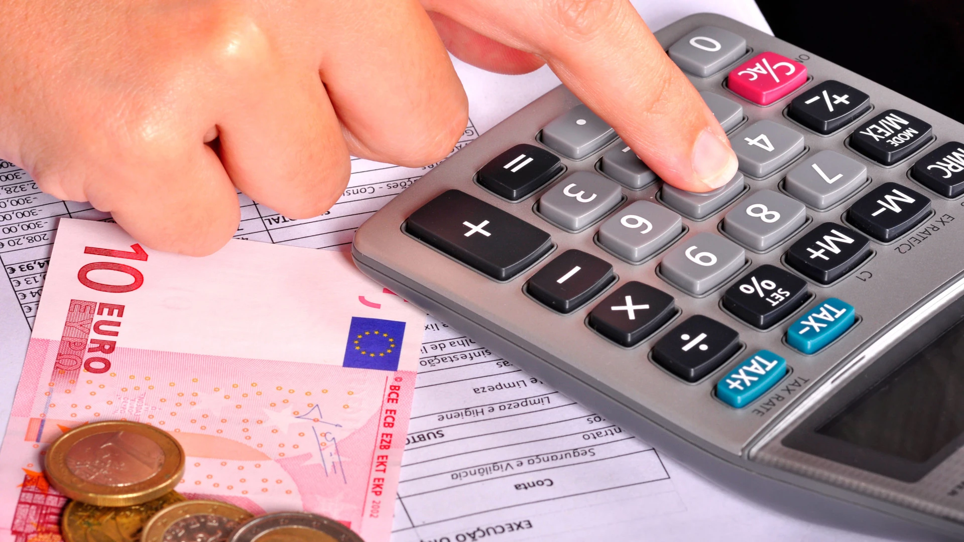 Cambio en el mercado laboral: tu jefe deberá incluir este documento obligatorio junto a tu nómina para evitar multas de hasta 10.000 euros