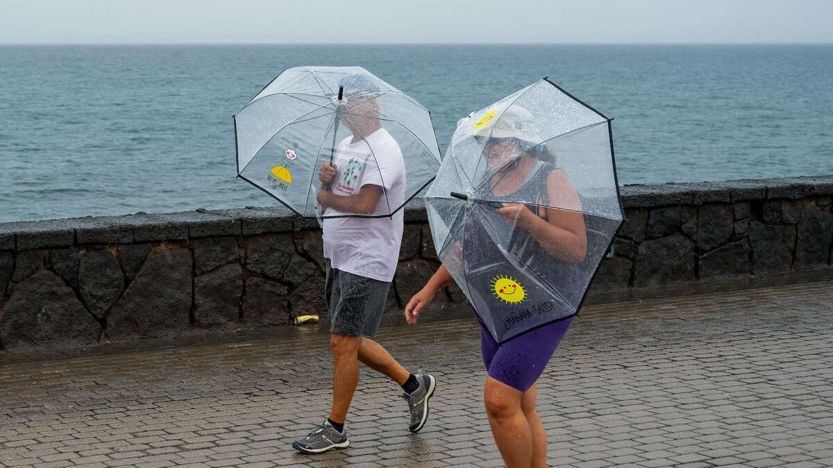 Una nueva DANA pone en alerta a 10 comunidades por fuertes vientos, tormentas y granizo