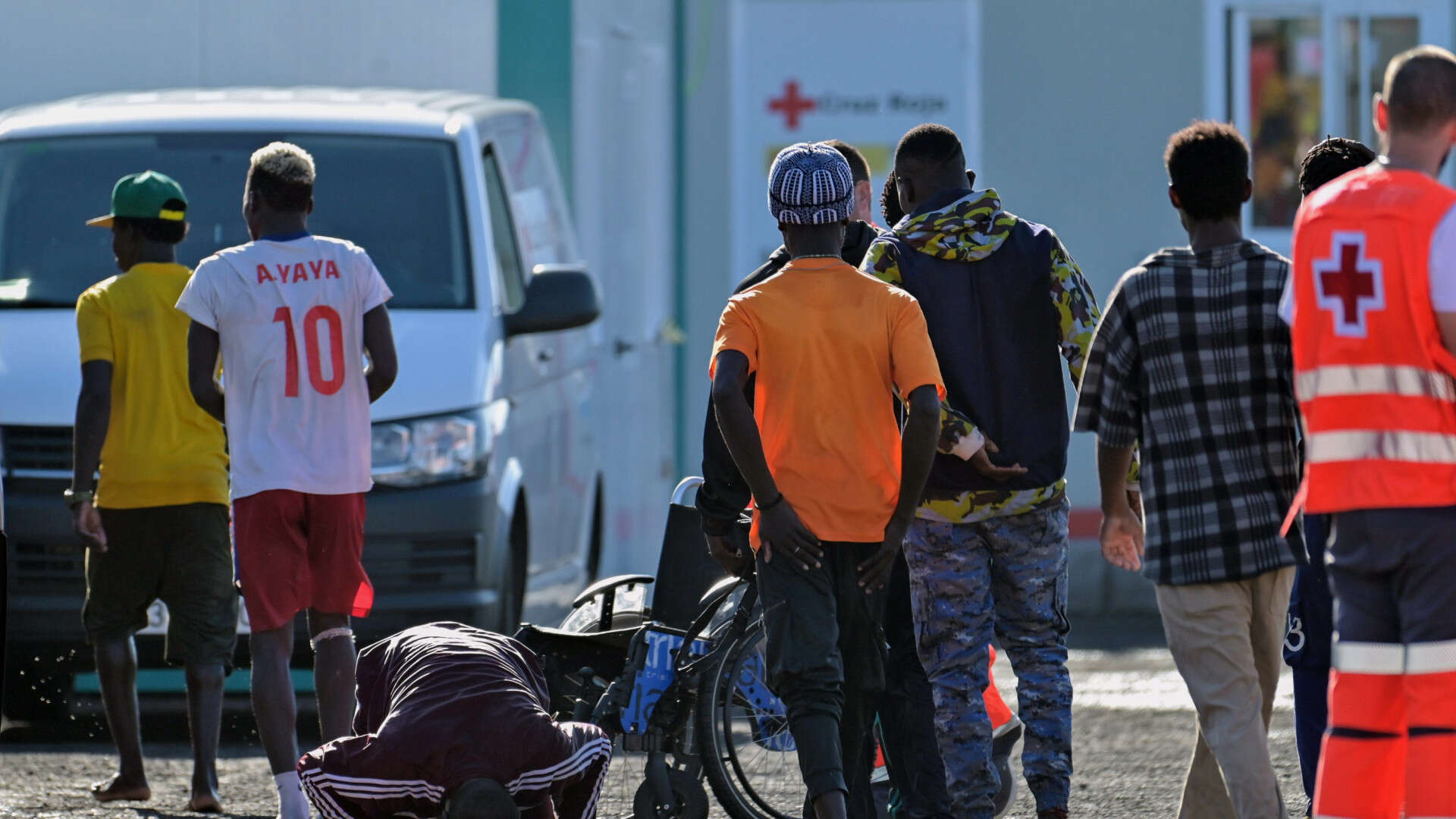 Llega un cayuco a El Hierro con 175 migrantes, entre ellos un cadáver y nueve bebés