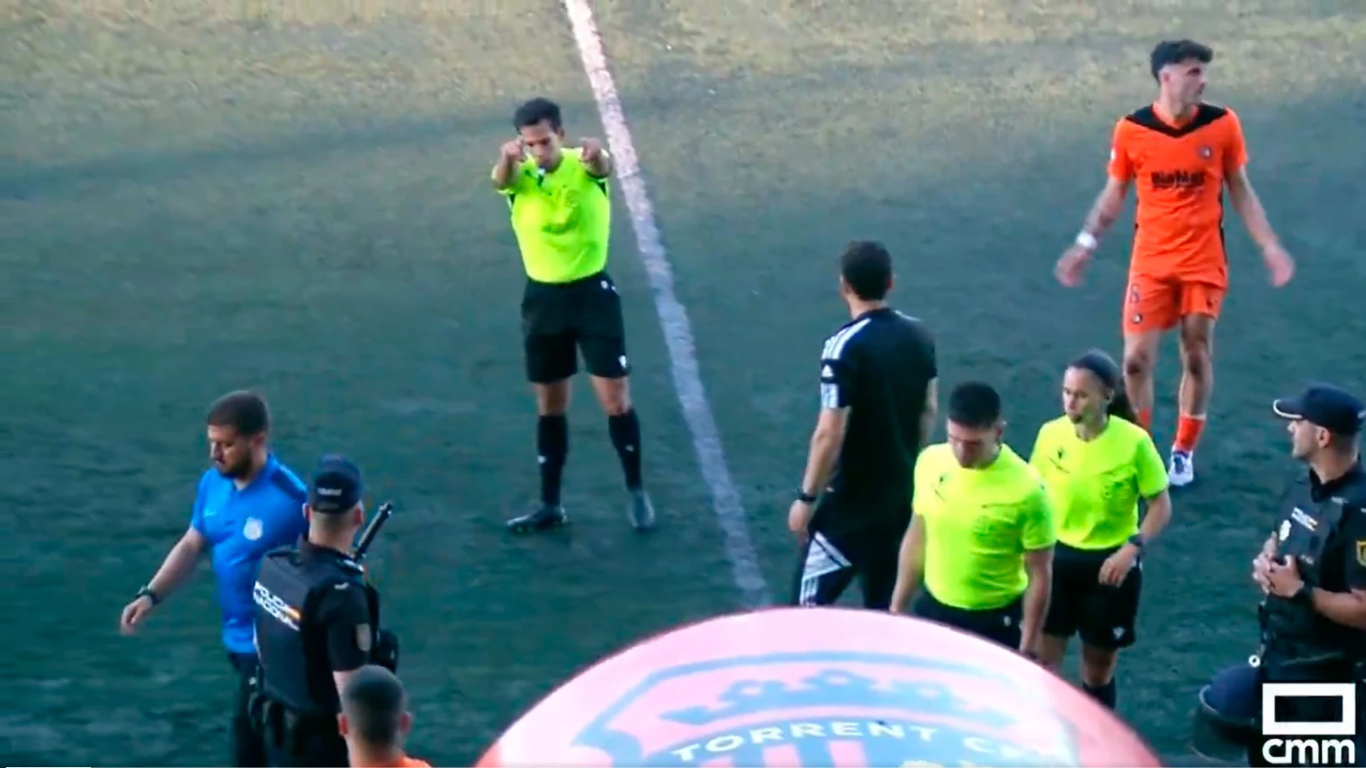 Graves incidentes en el Torrent-Talavera de ascenso a Primera RFEF