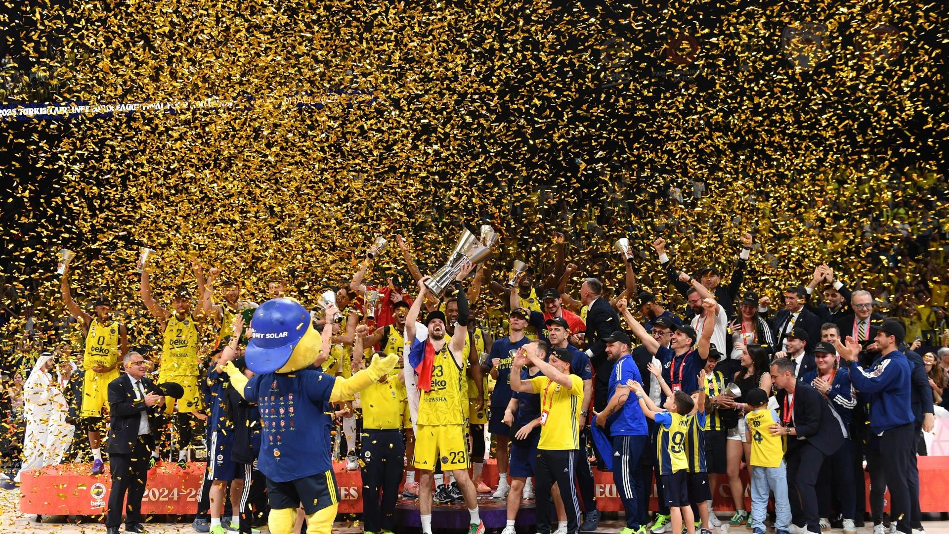 El Fenerbahce impone su jerarquía ante el Mónaco y ya es doble campeón de Europa