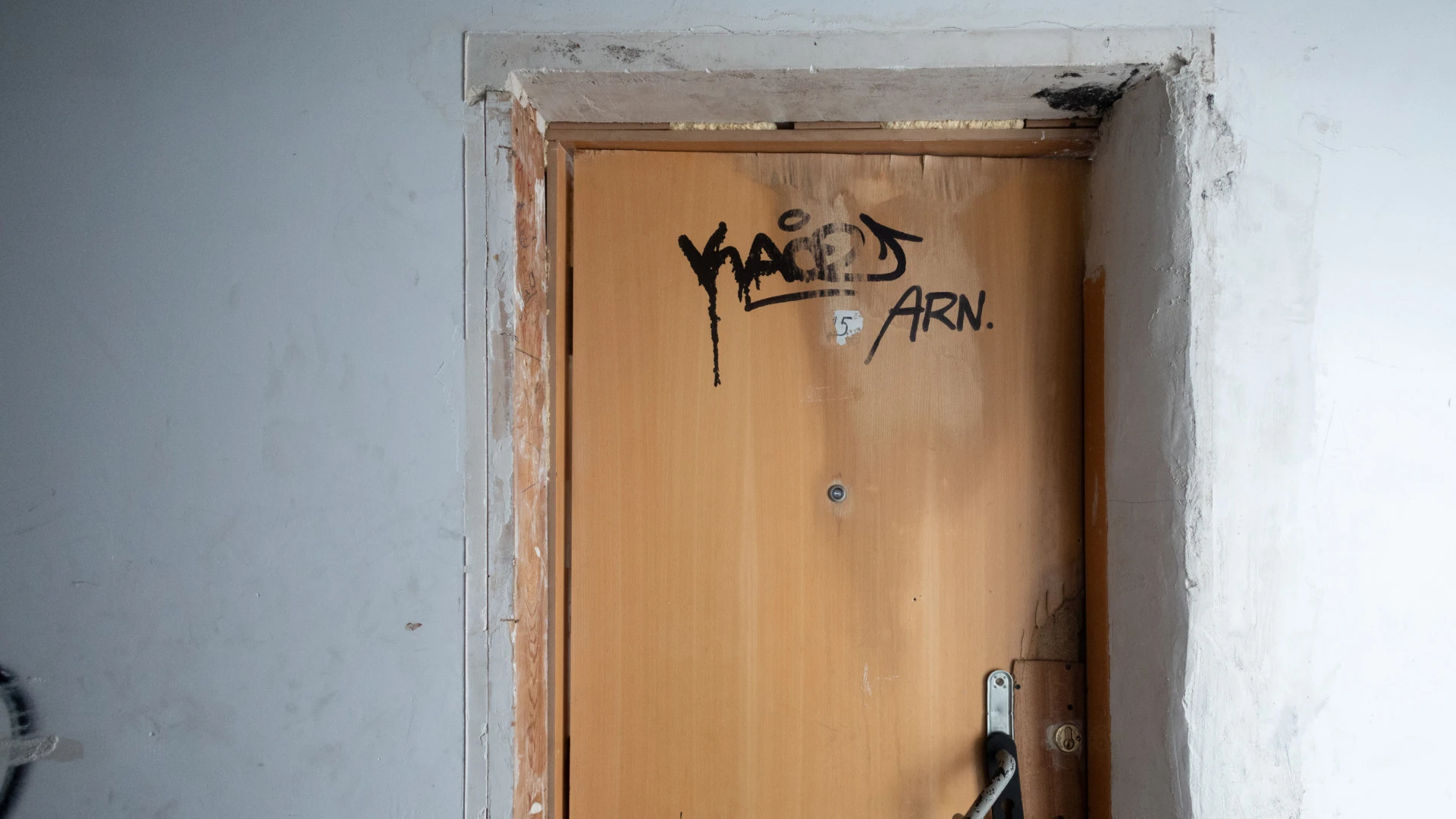 Los jueces determinan que los propietarios de viviendas okupadas en esta ciudad pueden cortar el agua, la luz o el gas