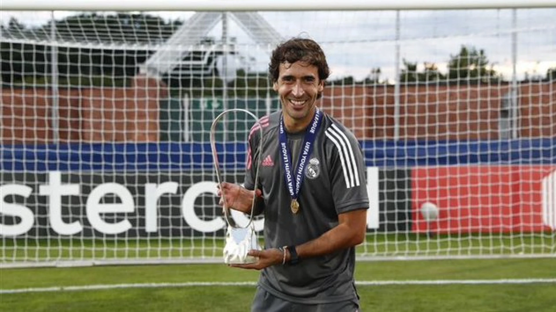 Raúl González no va a ser seleccionador español sub-21