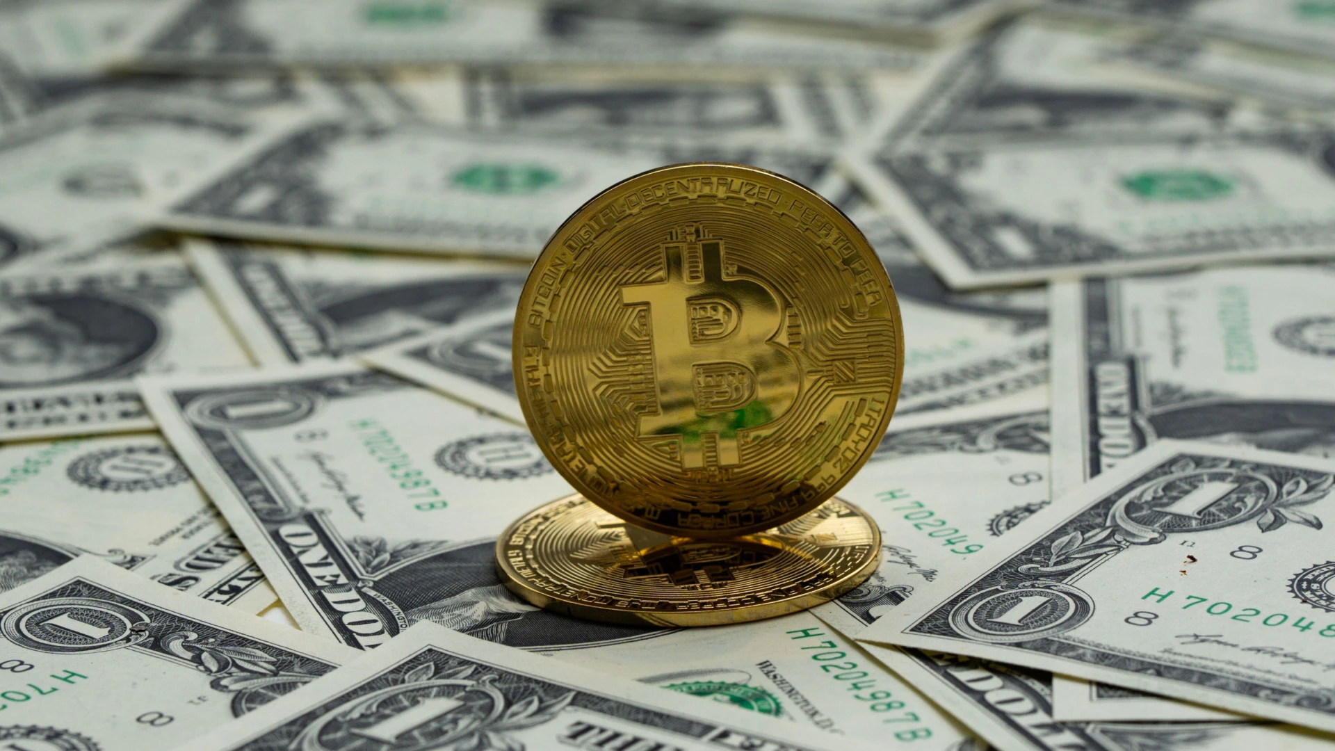 ¿Comprar o vender Bitcoin? Un analista de mercados explica el motivo del récord de valor y si va a seguir subiendo