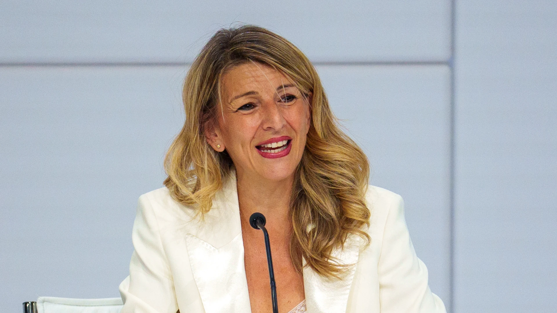 Salir de vacaciones y cobrar el paro: el SEPE cancela tu prestación si no cumples con una premisa